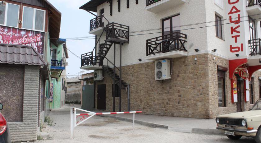 Гостиница on Metallistov Евпатория